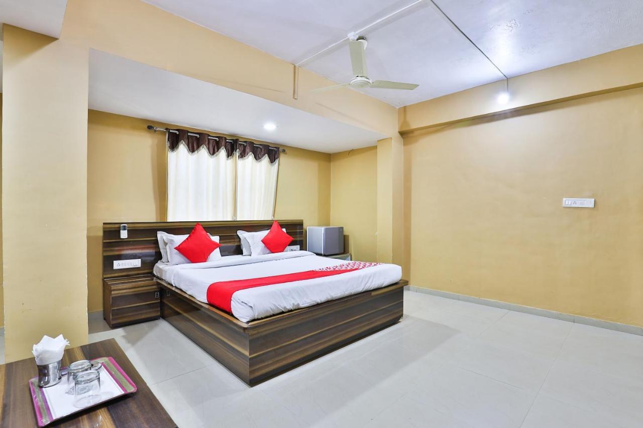 Oyo 24833 Hotel Silver Daman Ngoại thất bức ảnh