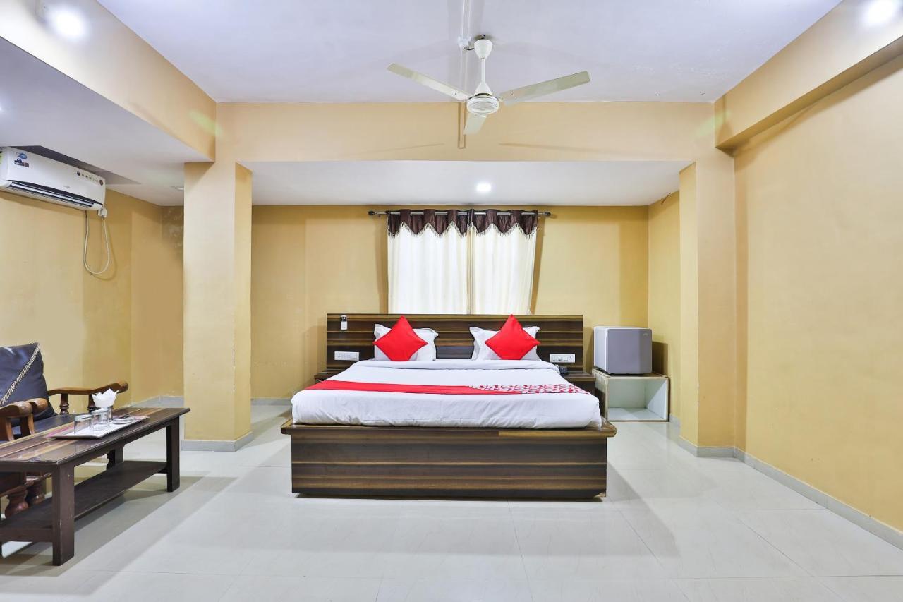 Oyo 24833 Hotel Silver Daman Ngoại thất bức ảnh