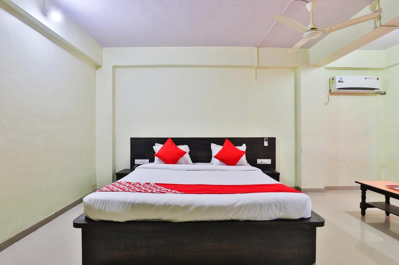 Oyo 24833 Hotel Silver Daman Ngoại thất bức ảnh