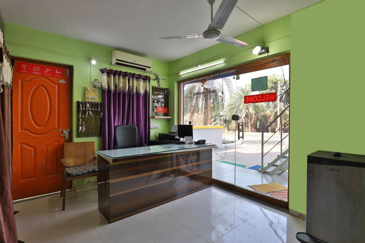 Oyo 24833 Hotel Silver Daman Ngoại thất bức ảnh